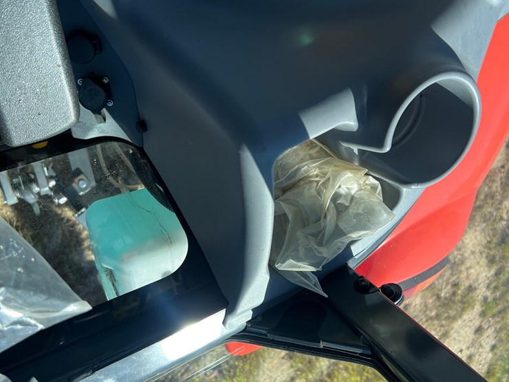 2023-kubota-m4-061-deluxe-mfwd-utility-tractor-with-la1154-front-loader-image-31