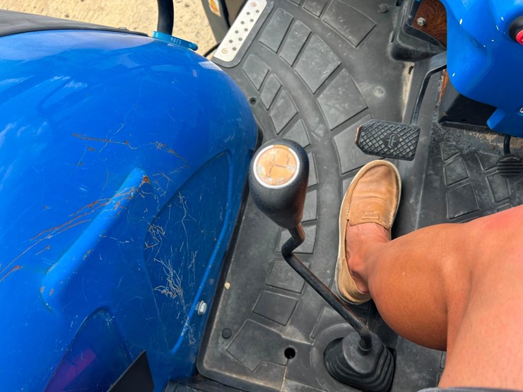 2020-new-holland-workmaster-105-image-17