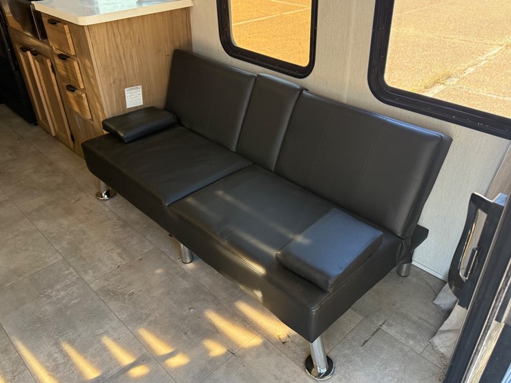 #6895-•-2024-forrest-river-timberwolf-mini-loft-camper-image-17