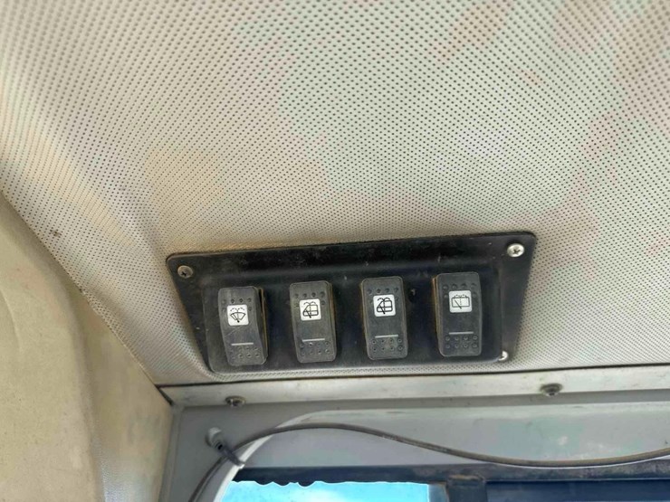 2007-caterpillar-d5g-xl-image-32