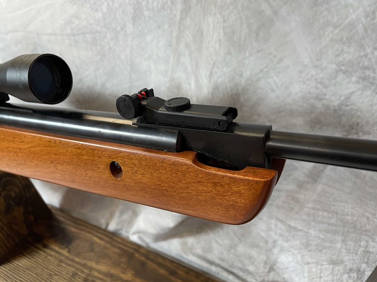 #2056-•-crossman-quest-1000x-air-gun-image-22