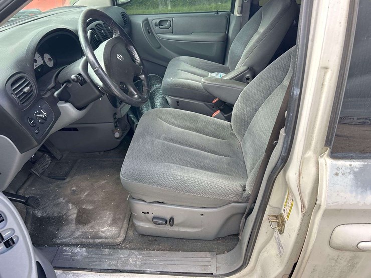 2005-dodge-grand-caravan-image-14