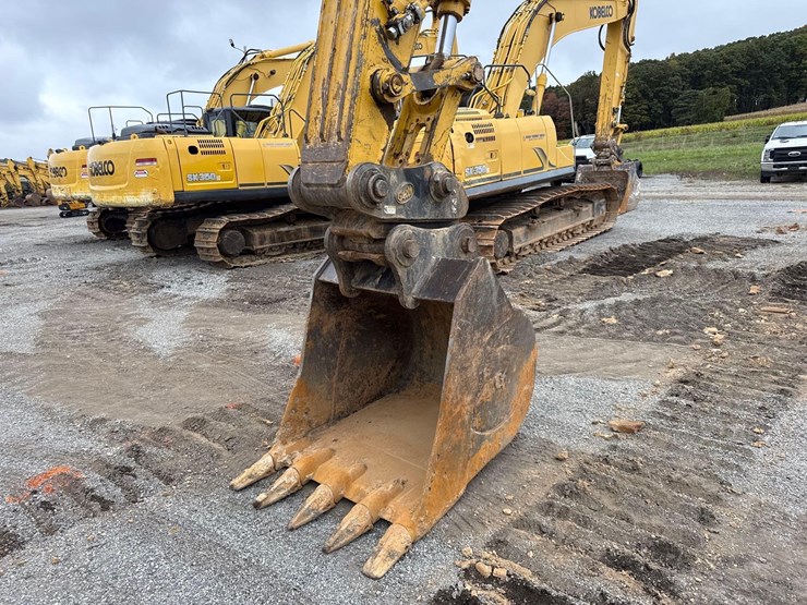 2015-kobelco-sk350-lc-9-image-9