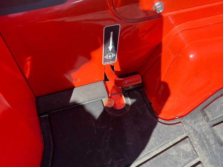 2023-kubota-l3560-image-31