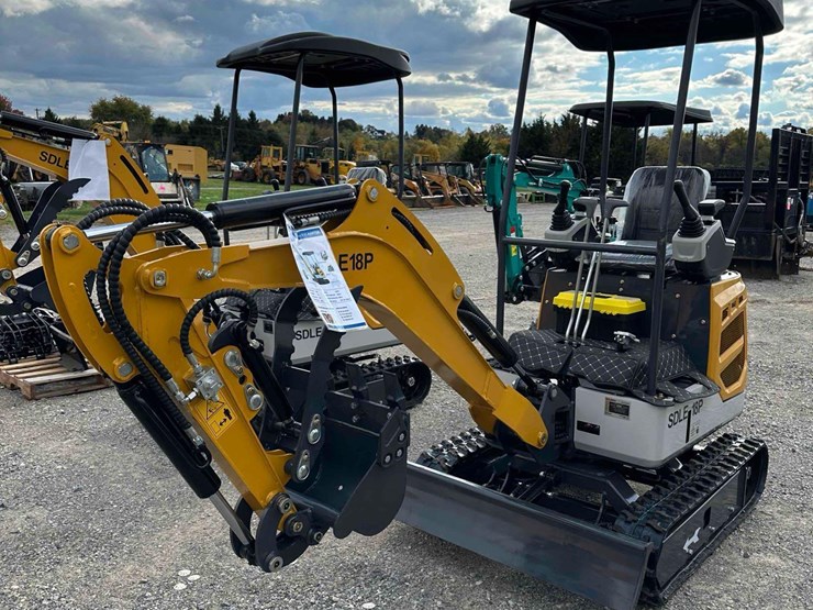unused-sdle18p-mini-excavator-image-1