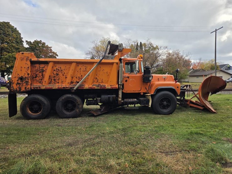1989-mack-rd690s-image-6