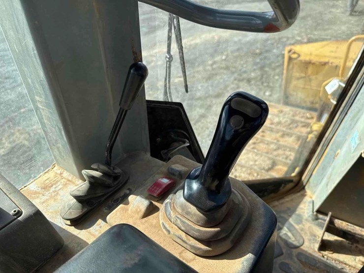 2007-caterpillar-d5g-xl-image-29