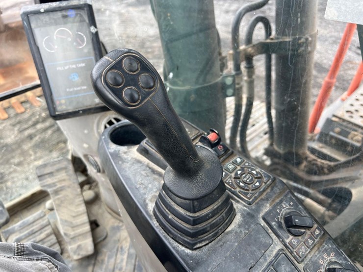 2017-volvo-ec160el-image-38