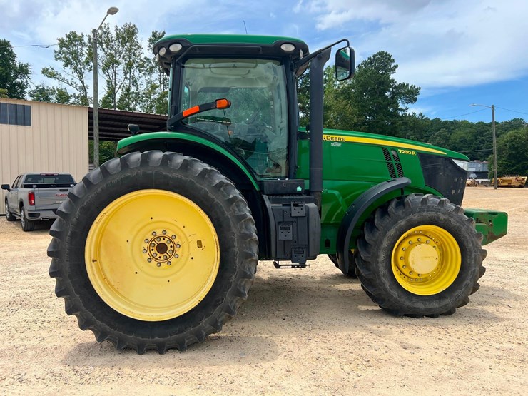 2012-john-deere-7230r-image-2