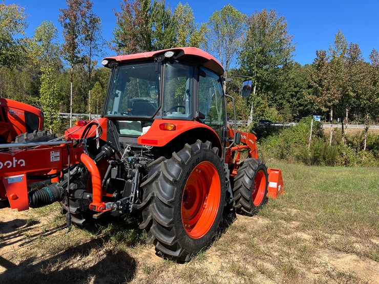 2023-kubota-m4-061-deluxe-mfwd-utility-tractor-with-la1154-front-loader-image-13