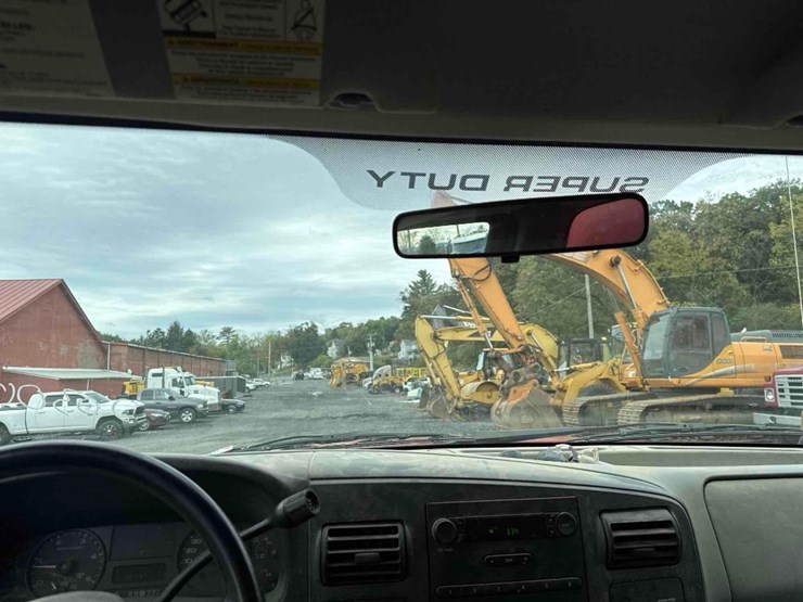 2005-ford-f450-xl-image-27