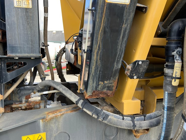 2019-terragator-7300-spinner-truck-image-74