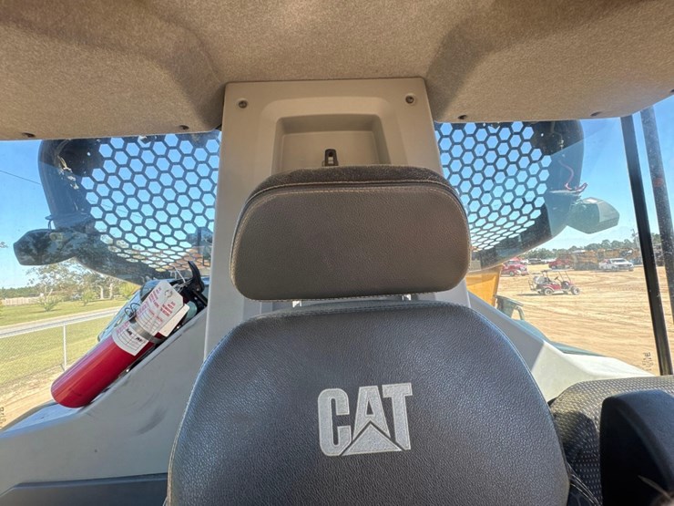 2019-caterpillar-740-gc-image-36