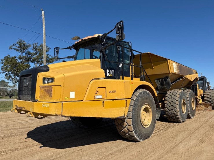 2019-caterpillar-740-gc-image-2