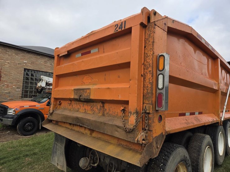#2291-•-2003-western-star-quad-axle-dump-truck-image-34