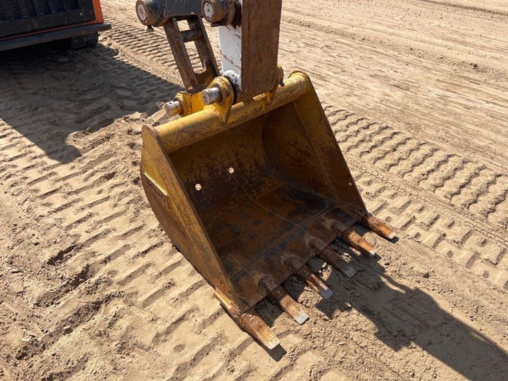 2012-bobcat-e80-image-19