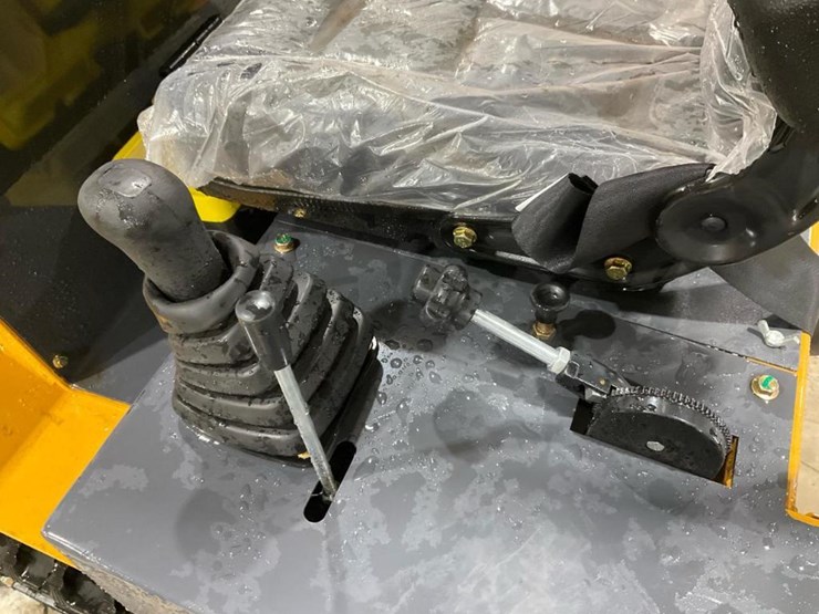 #1007-•-unused-ky460-mini-skid-steer-image-31