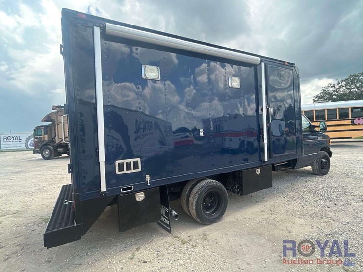 2007-ford-e450-image-3