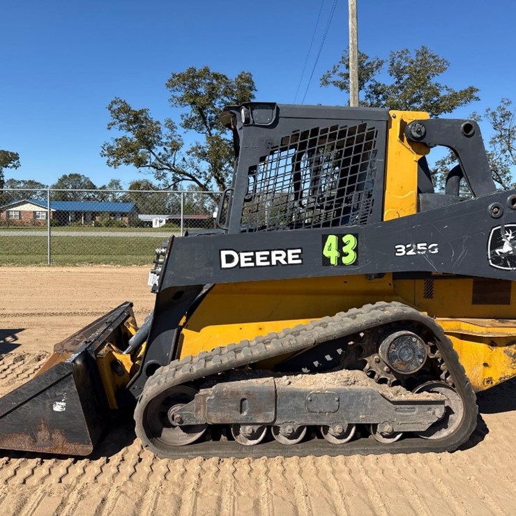2023 DEERE 325G
