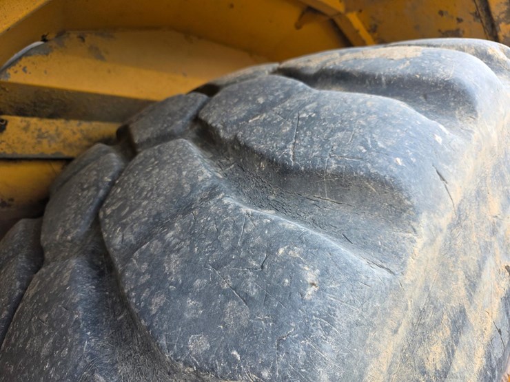 2003-volvo-a40d-image-16