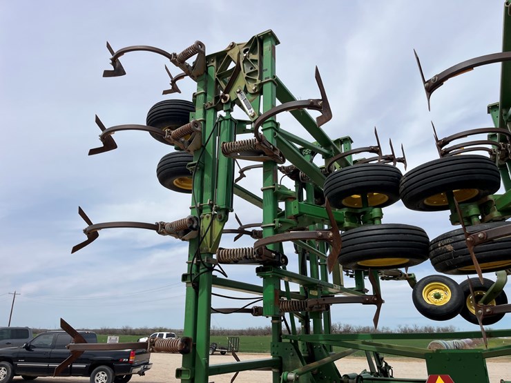 2005-john-deere-2410-image-10