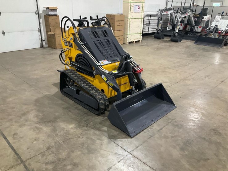 #1001-•-new-landhero-mini-skid-steer-image-2