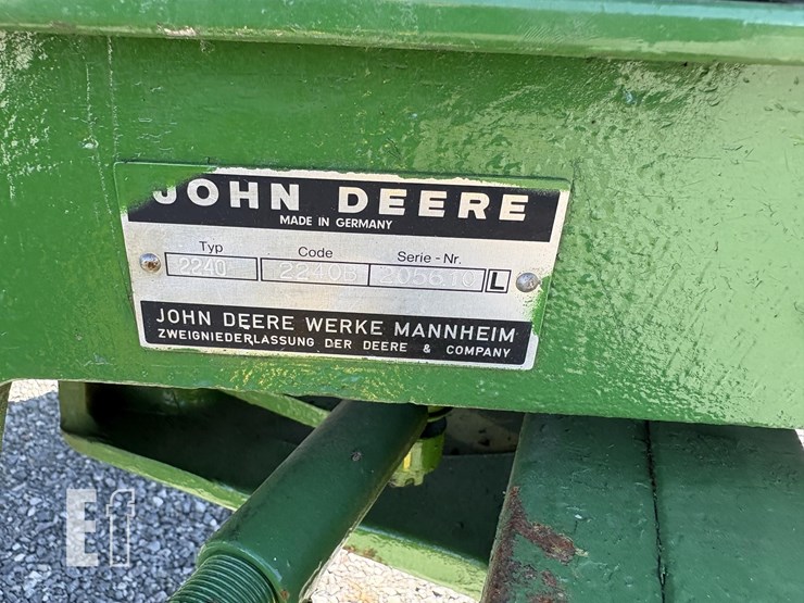 john-deere-2240-image-20