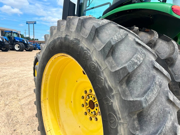 2012-john-deere-7230r-image-28