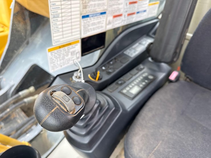 2015-kobelco-sk350-lc-9-image-16