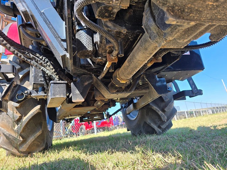 2025-mahindra-6075-image-64