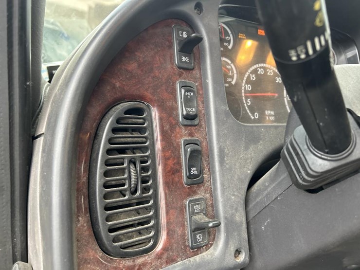 #5016-•-2008-freightliner-business-class-m2-cab-chassis-image-50