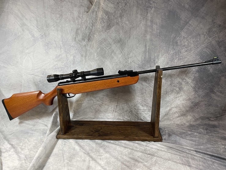 #2056-•-crossman-quest-1000x-air-gun-image-1