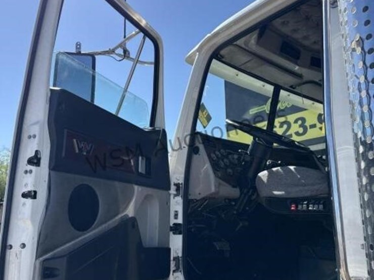 2013-western-star-4900-image-31