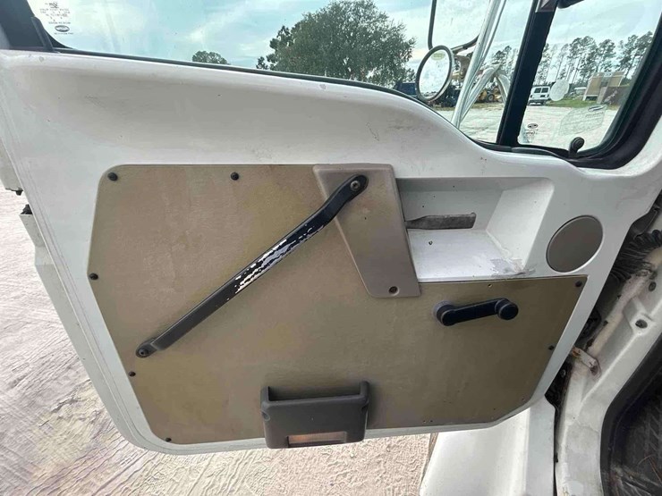 2007-sterling-acterra-image-12