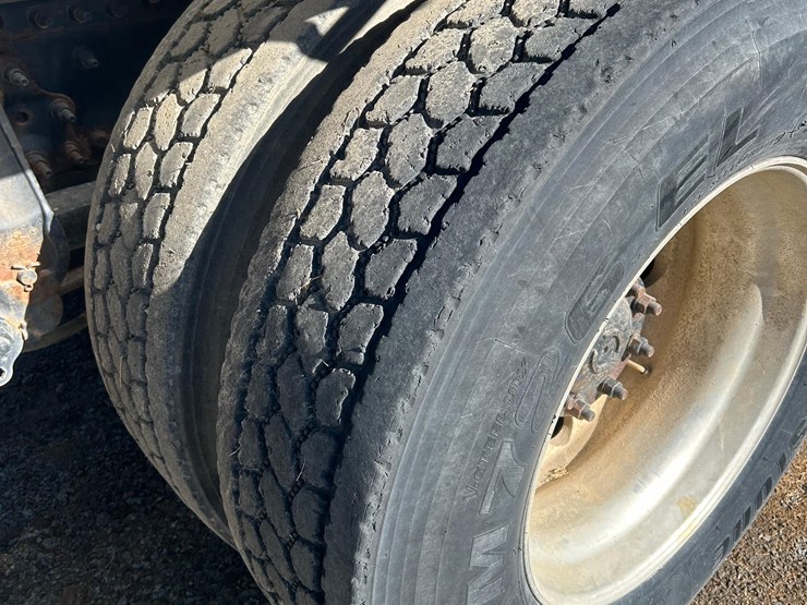 2011-mack-tender-truck-w/adams-rear-discharge-bed-auger-image-10