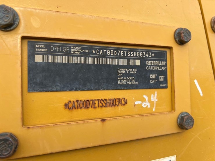 2015-caterpillar-d7e-lgp-image-23