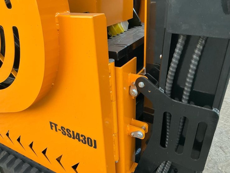 #1225-•-unused-future-ft-ssj430-tracked-crusher-image-22