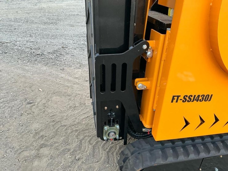 #1225-•-unused-future-ft-ssj430-tracked-crusher-image-10