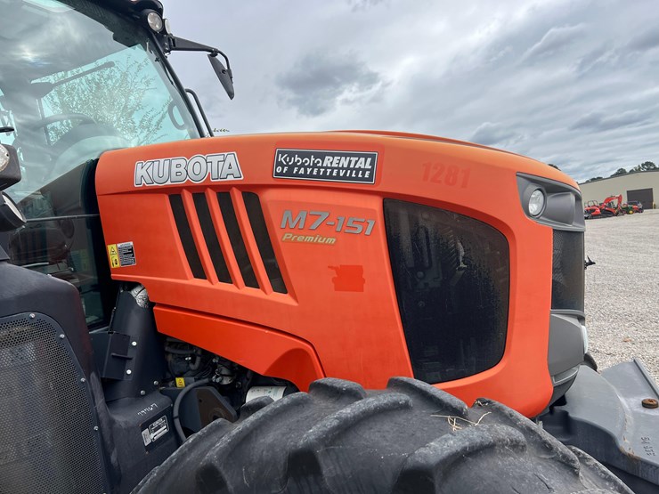 2017-kubota-m7-151-premium-image-26