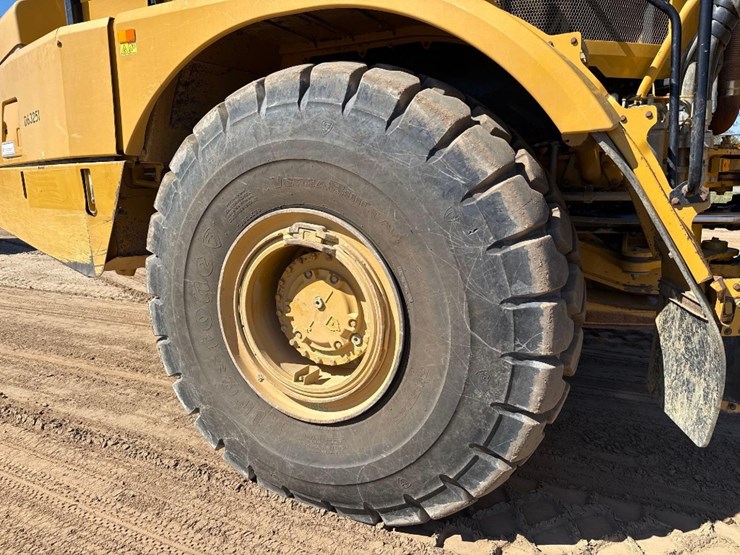 2019-caterpillar-740-gc-image-11