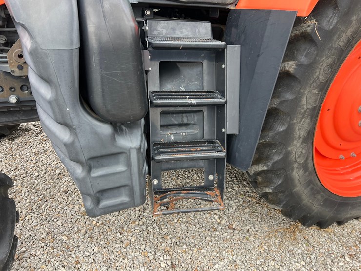2017-kubota-m7-151-premium-image-41