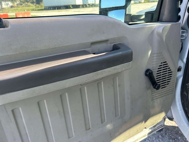 2010-ford-f450-image-11