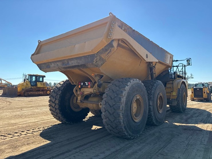 2019-caterpillar-740-gc-image-6