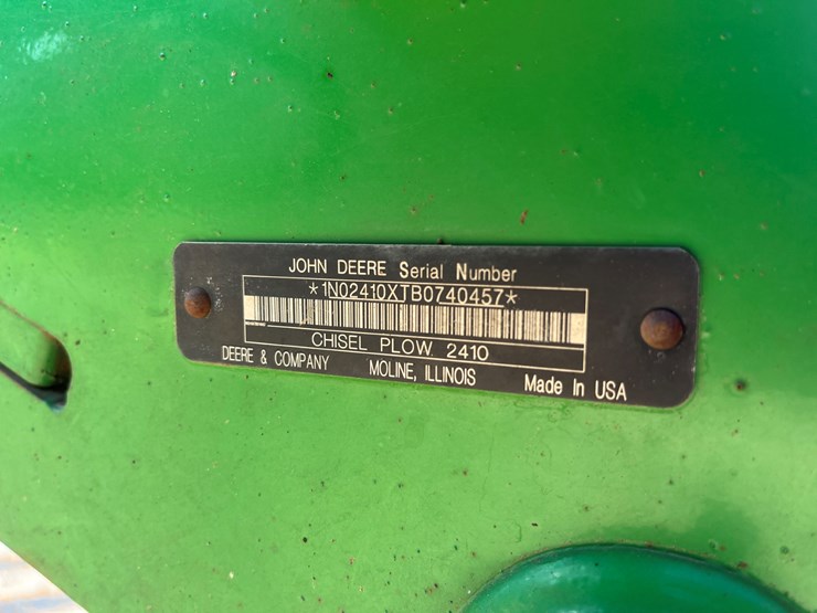 2011-john-deere-2410-image-19
