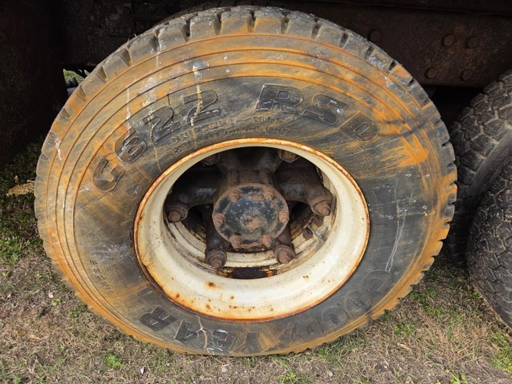 1989-mack-rd690s-image-88