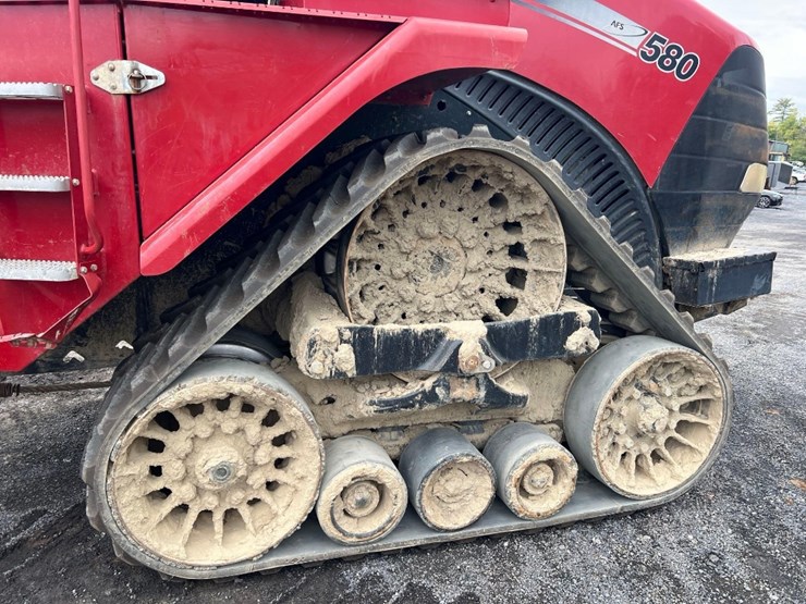 2019-case-ih-580s-quad-trac-tractor-image-26