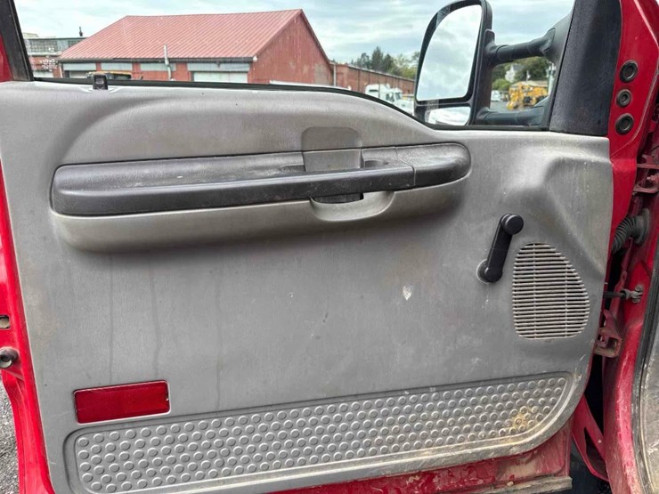 2005-ford-f450-xl-image-26