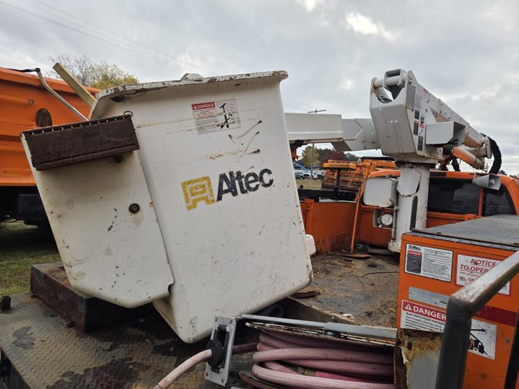 2005-ford-f550-xl-image-29