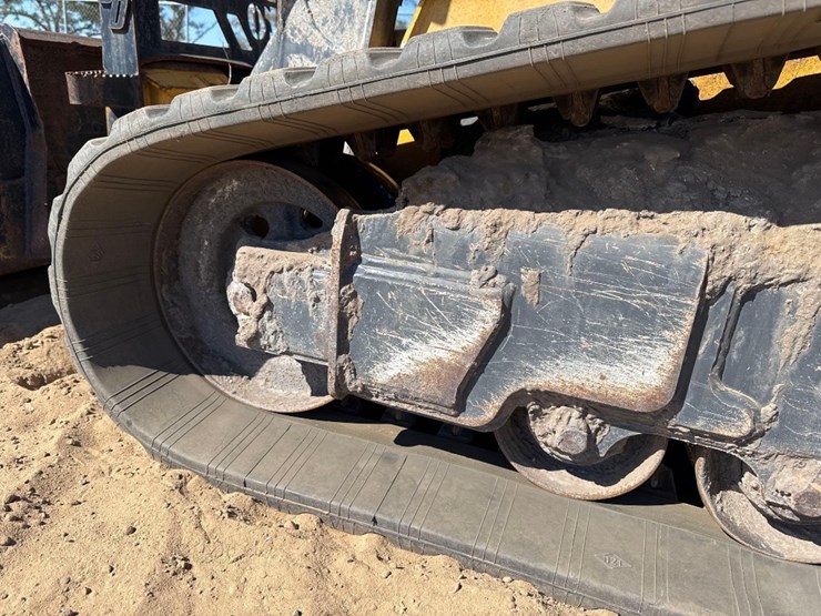 2020-deere-333g-image-11