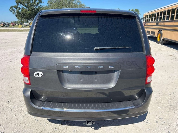 2018-dodge-grand-caravan-se-image-22